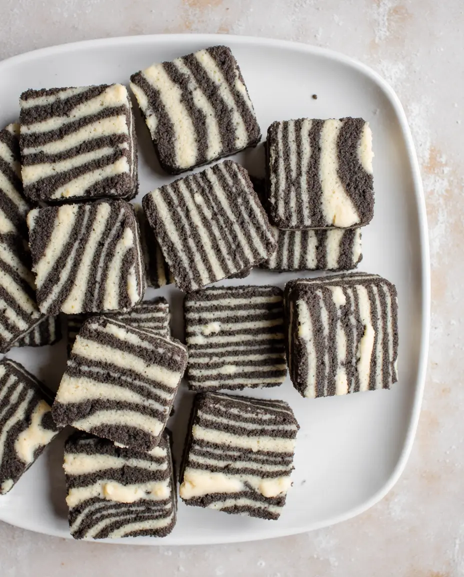 Zebra-Kekse Schwarz-weiße Streifenpracht aus der heimischen Backstube